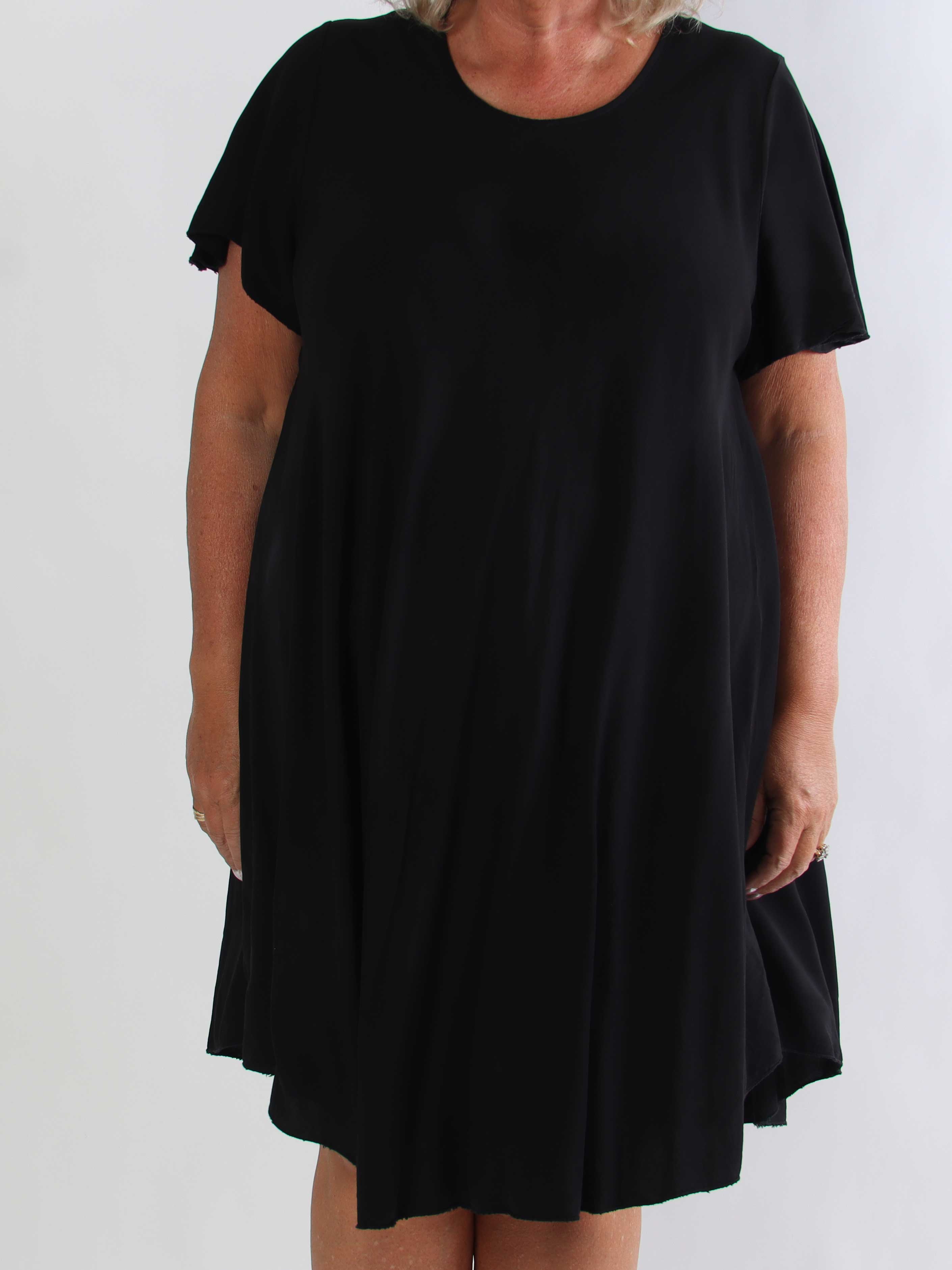 Gracia - Kort plus size t-shirt kjole i viskose med A-facon